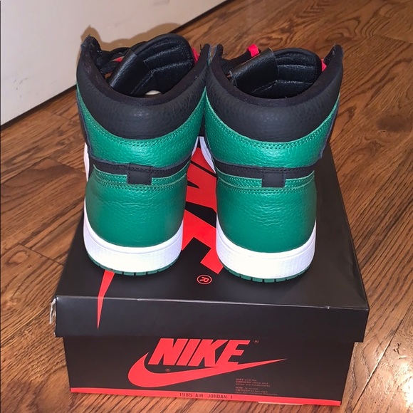 Air Jordan 1 Retro High OG ‘Pine Green 2.0’